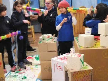 Jugamos a compartirnos mensajes divertidos, alegres y positivos entre los y las estudiantes más pequeñas