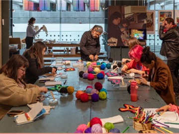 Taller de lanigrafía en Espacio Taller con el artesano Héctor Vega Risso