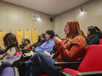 Educadores y mediadores culturales de la Región de Valparaíso participando del encuentro, compartiendo experiencias y saberes.