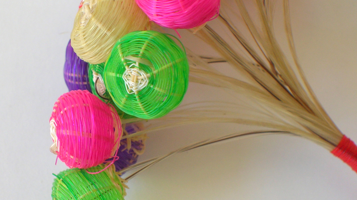 Ramito de flores en Crin